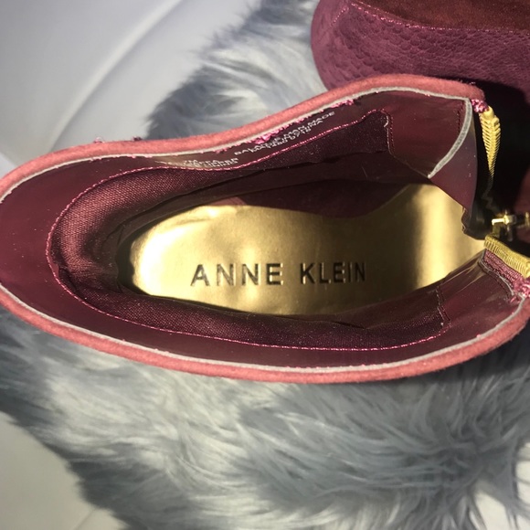 Anne Klein Women’s Mahogany Boots - Picture 5 of 8